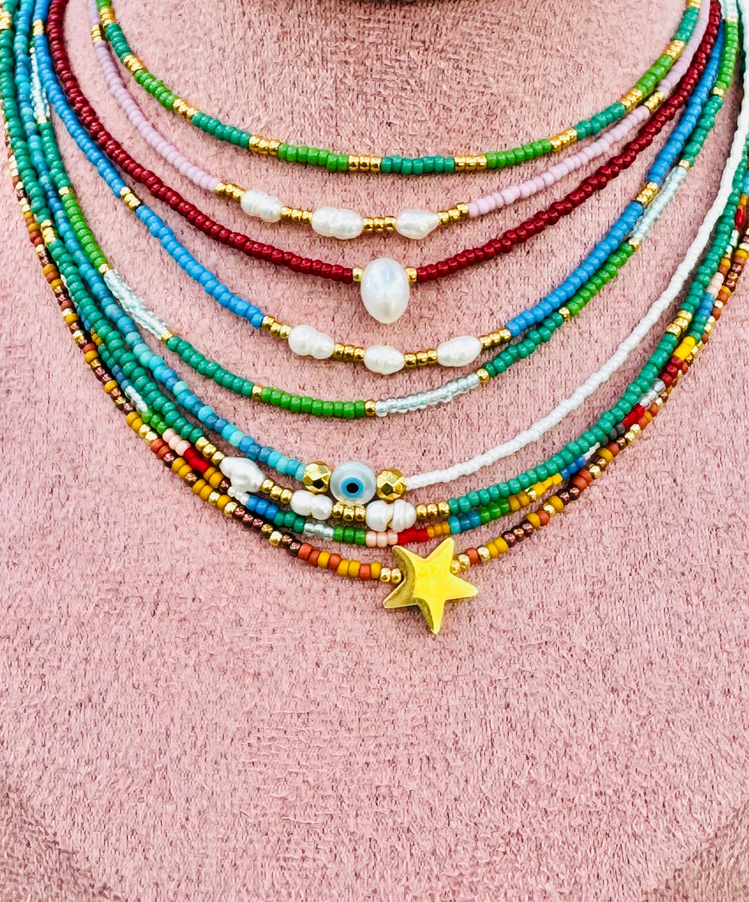 Découvrez Nos Colliers Éclatants en perles