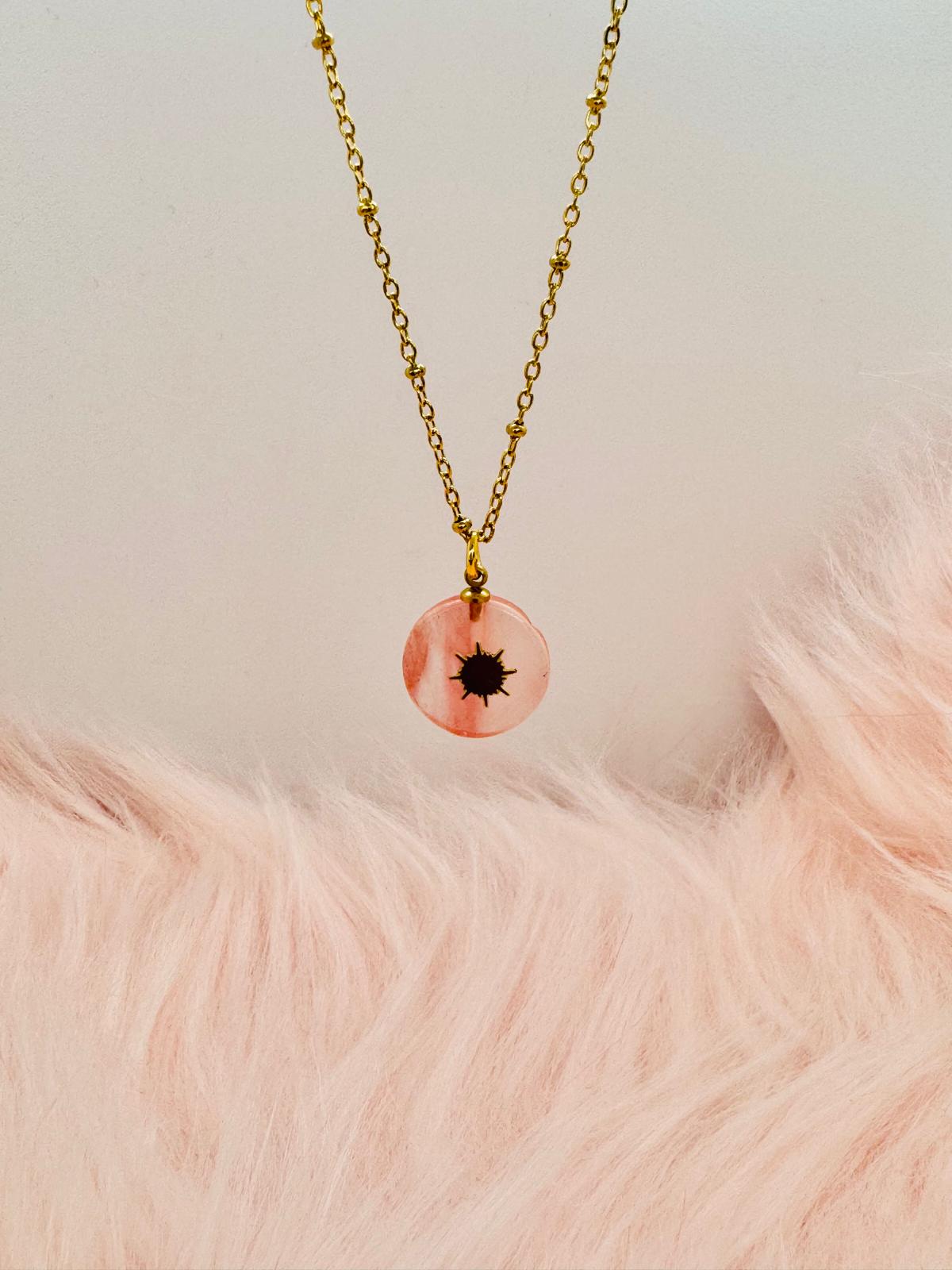 Collier en Acier Inoxydable Argenté avec Pendentif Soleil Doré-Rose