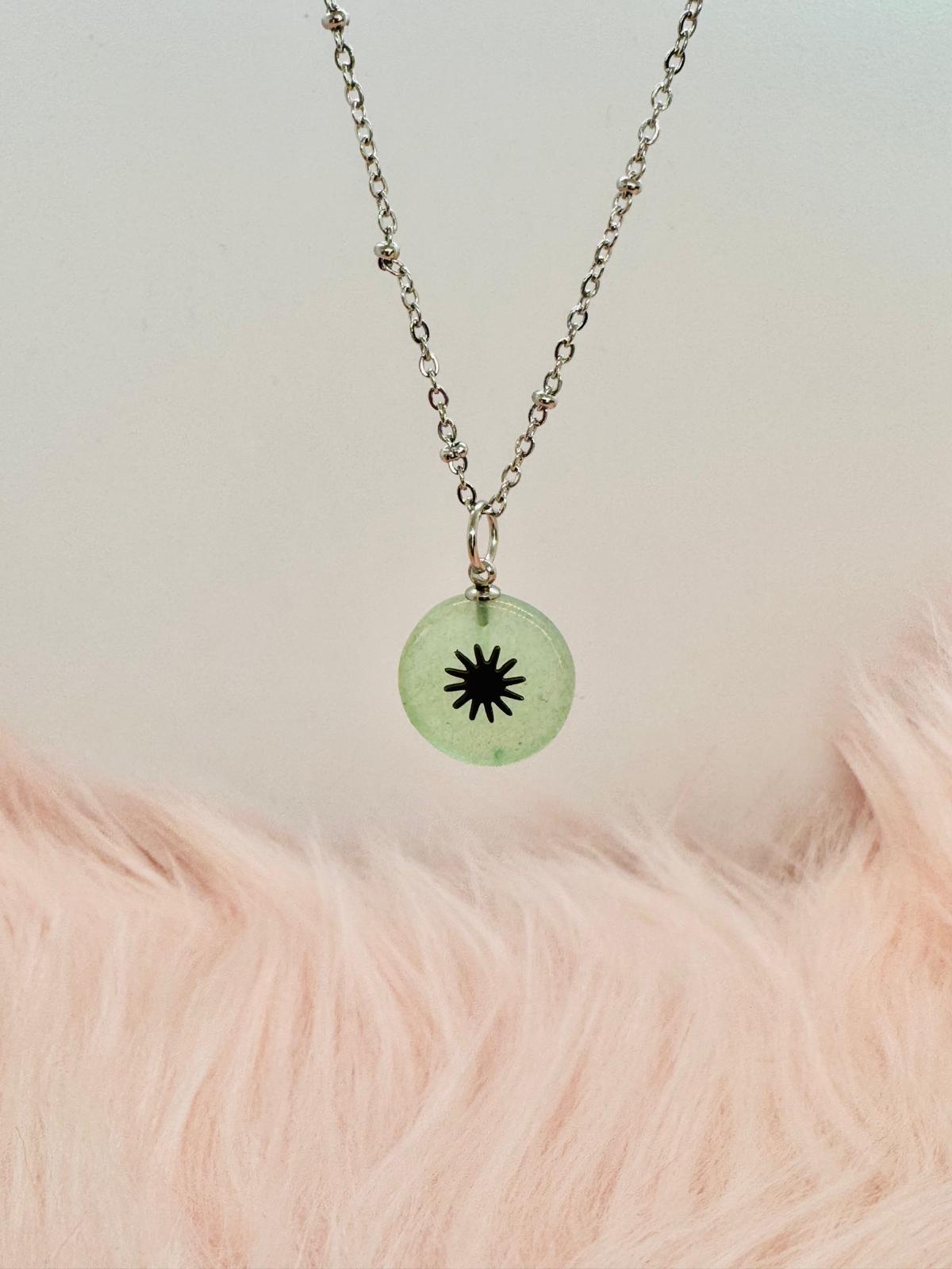 Collier en Acier Inoxydable avec Pendentif Soleil Doré Rose et argenté vert cendre