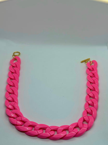 Collier en grosse maille rose hot