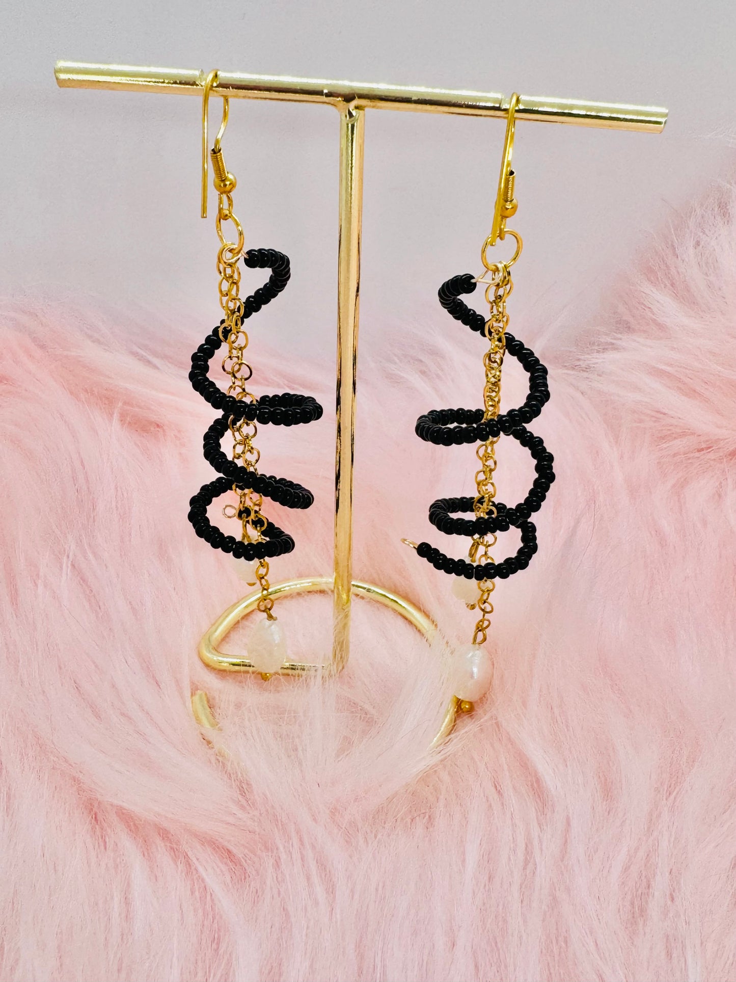 Boucles d'Oreilles en Acier Inoxydable avec Pierres de Rocaille et Perles d'Eau Douce